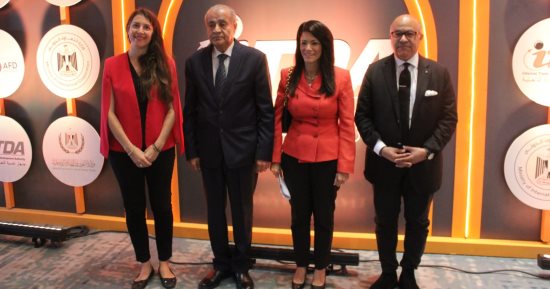  وزير التموين يطلق مشروع مراكز الغذاء الخضراء لأول مرة في مصر..  يتضمن أسواقا للخضر والفاكهة ومراكز لوجستية وثلاجات حفظ وتبريد ومراكز  للفرز والتعبئة والتغليف.. والمصيلحى: نستهدف إنشاء 17 مركزا بالجمهورية