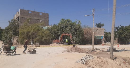 15 معلومة.. خطط دعم قرى الأقصر بشبكات الكهرباء وأعمدة الإنارة ضمن حياة كريمة