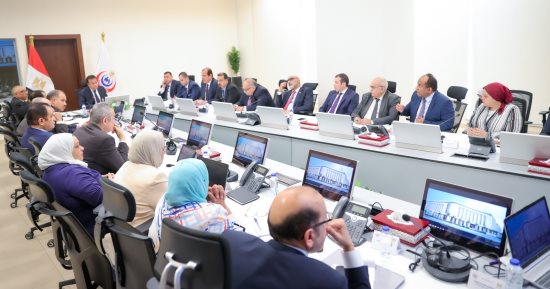 وزير الصحة يوجه بتسريع وتيرة التحول الرقمى للوصول إلى قاعدة بيانات موحدة