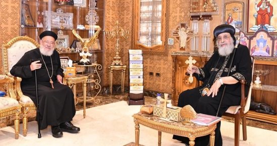 البابا تواضروس يستقبل أحد الكهنة بأستراليا فى المقر الباباوى بالقاهرة