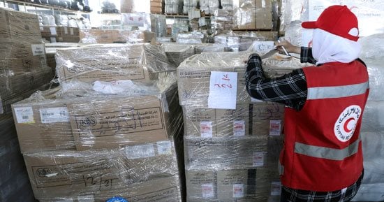 الهلال الأحمر المصري ينفي إرسال بسكويت منتهي الصلاحية إلى قطاع غزة