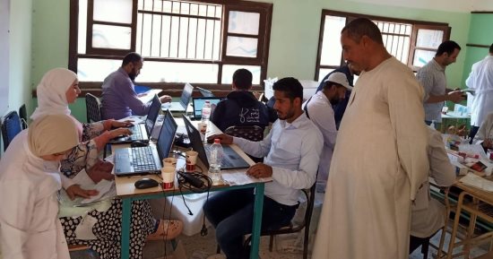 إطلاق قوافل طبية للكشف والعلاج بالمجان بمدارس الجيزة