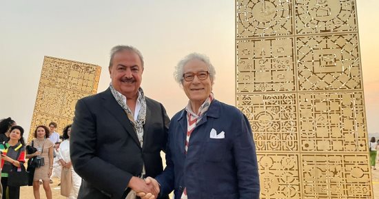 فاروق حسني يزور معرض الفن المعاصر المقام عند سفح الأهرام.. صور