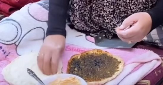 "بأقل الإمكانيات هنعيش وربنا يكتب السلامة".. نساء غزة يعطين درسا فى العزيمة