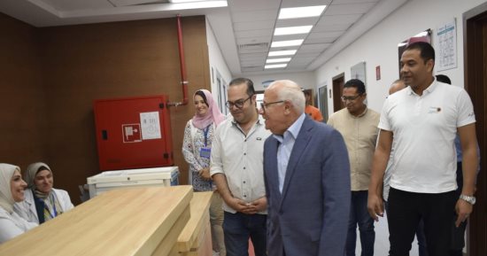 محافظ بورسعيد يتابع مستوى الخدمات الطبية بمنظومة التأمين الصحى الشامل