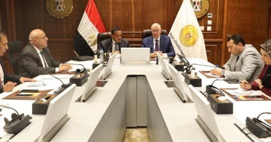 وزيرا التنمية المحلية والزراعة يتابعان تنفيذ توجيهات الرئيس السيسى بالتصدى للتعديات.. هشام آمنة: تعامل فورى مع المخالفات وإجراءات قانونية بالتنسيق مع العدل.. السيد القصير: الأراضى الزراعية ثروة قومية.. صور