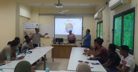 وزارة العمل: تدريب مجانى لشباب أسوان على مهن "الطاقة الشمسية"