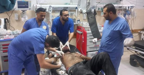 حكايات من غزة.. طبيب بالمستشفى الإندونيسى لـ"اليوم السابع": نعمل لأيام متواصلة بدون راحة أو نوم.. شهيد وصلت أشلاؤه على دفعات كل نصف ساعة.. وذاكرتنا ممتلئة بمشاهد المجازر وغير قادرة على تخزين أو استيعاب جديد