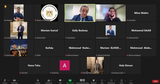 وزارة الهجرة تلتقى عددا من الدارسين بالخارج للرد على استفساراتهم بشأن معادلة الشهادات