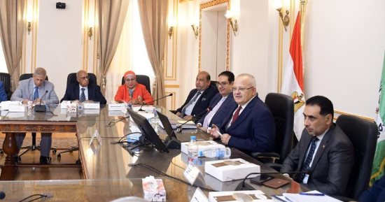 جامعة القاهرة: تخصيص جزء من قصر العينى الفرنساوى لتقديم الخدمات مجانا.. 290 فدانا بمدينة 6 أكتوبر لإنشاء الجامعة الأهلية.. وفرصة استثنائية للطلاب السودانيين المفصولين العام الماضى 