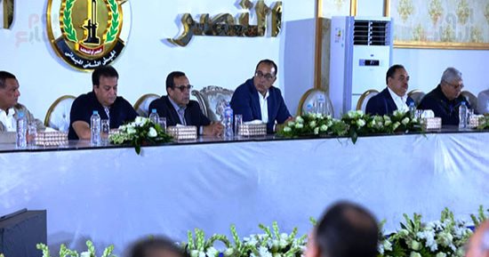 رئيس الوزراء: تنفيذ 13 مشروعا سياحيا فى شمال سيناء باستثمارات 2.5 مليار جنيه  