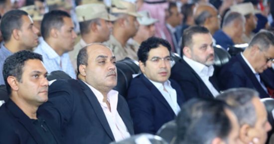 ضياء داود وجميلة إسماعيل ورموز المعارضة فى مؤتمر رئيس الوزراء بسيناء    