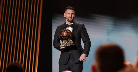 حفل الكرة الذهبية 2023.. محمد صلاح الـ11 عالميا وميسى يؤكد زعامته بالجائزة الثامنة فى تاريخه.. هالاند هداف العالم ووصيف الأرجنتينى.. مبابى يتراجع للمركز الثالث.. بيلينجهام أفضل لاعب شاب.. ومارتينيز حارس العام
