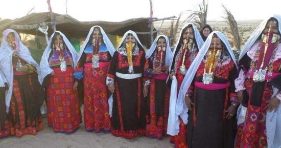 البهجة والأناقة.. الزى السيناوى يفرض نفسه على مر العصور وينافس الموضة 
