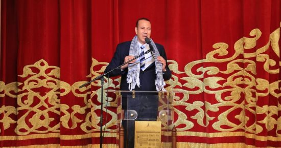 الفنان خالد عبد السلام يلقي قصيدة لنزار قبانى عن عميد الأدب العربى 