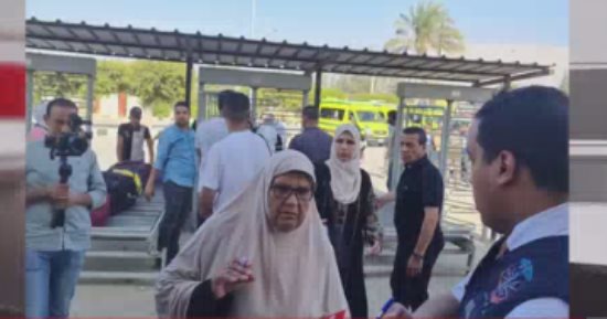 مصر تفرض إرادتها مجددا.. الدولة المصرية تعيد فتح معبر رفح البرى من الجانب الفلسطينى لنقل المصابين من غزة إلى المستشفيات المصرية.. والرعايا الأجانب يشكرون الرئيس عبد الفتاح السيسي على السماح بخروجهم من القطاع