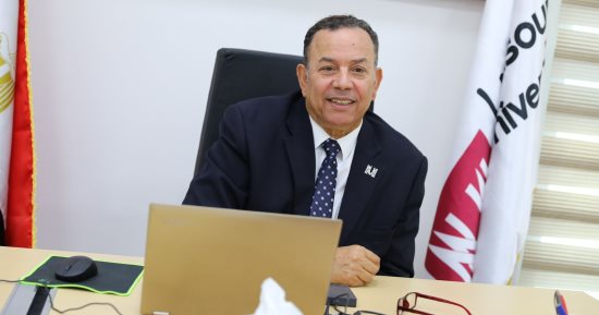 رئيس جامعة المنصورة الجديدة لـ"اليوم السابع": مصر من أوائل الدول التعليمية بالعالم.. فؤاد الأول والأزهر أول جامعتين فى المنطقة.. الزيادة السكانية سبب تعثر النهضة التعليمية.. والدولة أعادت الريادة.. صور
