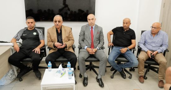 طارق مصطفى ورئيس نادى البنك الأهلى يجتمعان بلاعبى الفريق.. صور