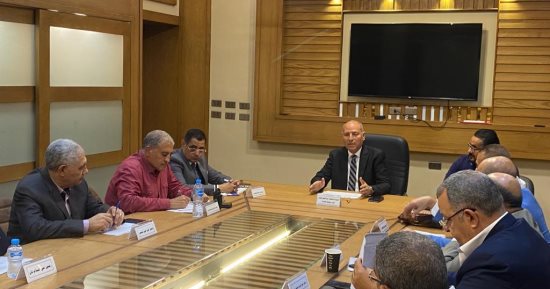 نائب محافظ القاهرة يوجه بإزالة مخالفات البناء بشكل فورى