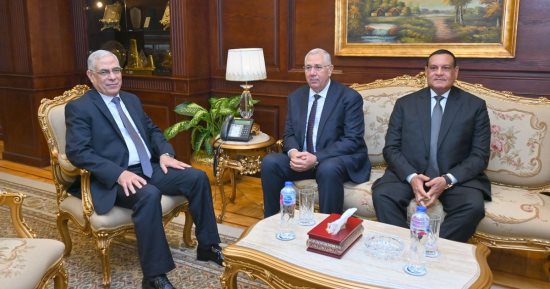 النائب العام يبحث مع وزيري الزراعة والتنمية المحلية سبل التصدي للتعدي على الأراضي الزراعية