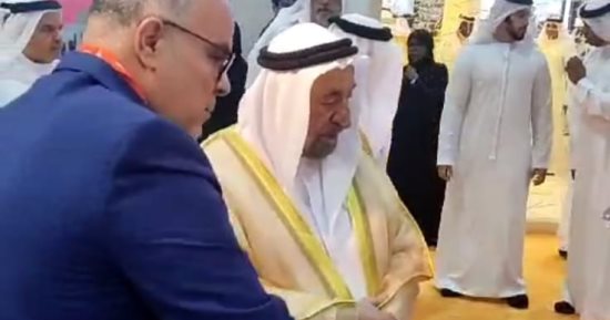 حاكم الشارقة يشيد بالمشاركة المصرية فى معرض الشارقة الدولي للكتاب