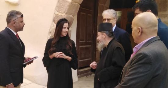 السيدة الأولى لصربيا تزور دير سانت كاترين وتشيد بالأمن والجمال بجنوب سيناء