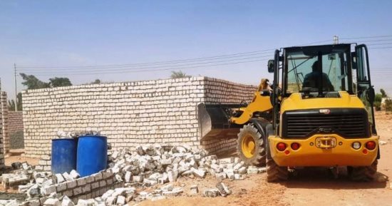 محافظ أسوان: مواصلة جهود إزالة التعديات على أراضى أملاك الدولة بالمراكز والمدن 