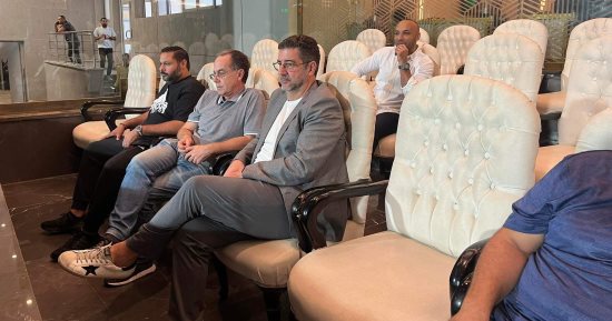 فيتوريا فى مقصورة استاد القاهرة لمتابعة مباراة الزمالك وزد