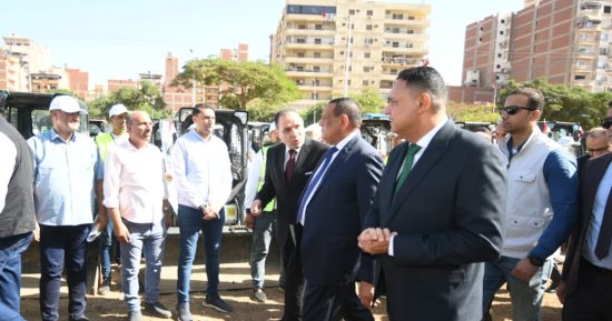 وزير التنمية المحلية ومحافظ الدقهلية يشهدان اصطفاف معدات الأزمات والكوارث