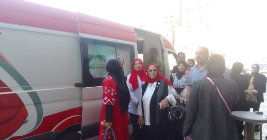 حملة للتبرع بالدم فى شوارع دمياط دعما لأهالى فلسطين.. صور