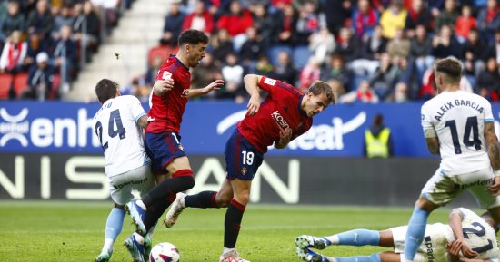 جيرونا يتصدر الدوري الإسباني بفوز مثير على أوساسونا 4-2.. فيديو 