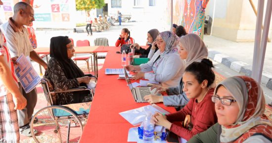 وزارة التضامن تطلق قافلة تنموية بالمناطق المطورة "بديلة العشوائيات".. صور