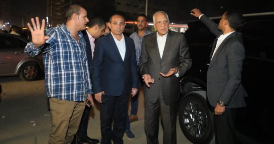 محافظ الجيزة يتابع التزام المنشآت التجارية بإجراءات ترشيد الكهرباء ومواعيد الغلق