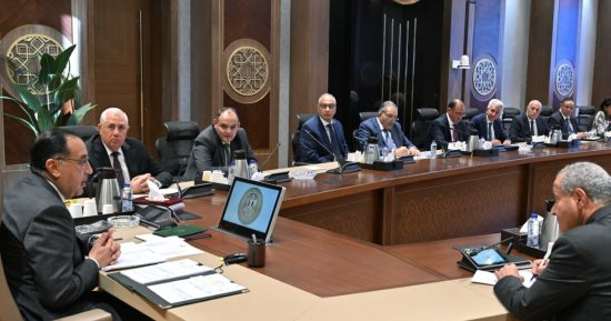 رئيس الوزراء يتابع تنفيذ مبادرة خفض أسعار السلع الغذائية 
