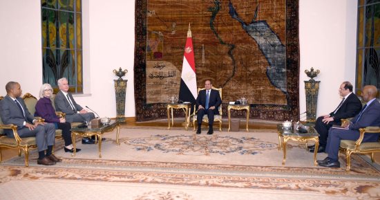 الرئيس السيسى يؤكد لمدير وكالة المخابرات الأمريكية ضرورة وقف إطلاق النار فى غزة