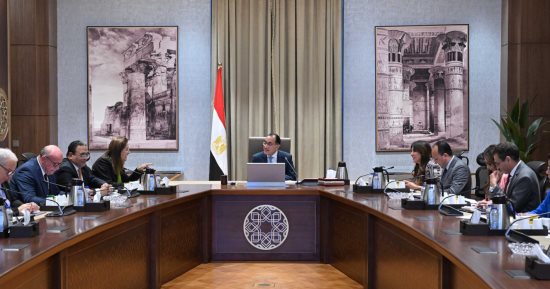 رئيس الوزراء يتابع جهود إعادة هيكلة بنك الاستثمار القومى