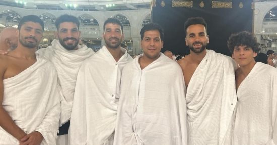 لاعبو المقاولون العرب يستغلون فترة التوقف لأداء مناسك العمرة.. صور