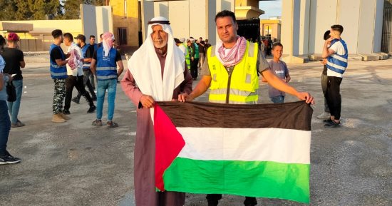 مصر فى خدمة الأشقاء الفلسطينيين.. رعاية طبية فائقة للمصابين بالمستشفيات واستراحات متكاملة الخدمات.. أهالى سيناء يواصلون الملحمة الإنسانية.. ومحافظ شمال سيناء: وقف إجازات وراحات العاملين في القطاع الطبي.. صور
