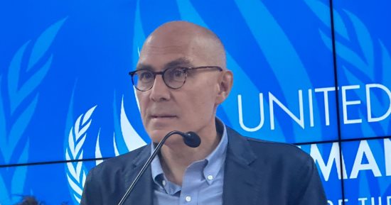 مفوض الأمم المتحدة لحقوق الإنسان خلال مؤتمر صحفى: تهجير الفلسطينيين قسريا من غزة جريمة حرب.. العقاب الجماعى ضد الفلسطينيين تعدٍ على القانون الدولى.. والقطاع كان أكبر سجن مفتوح فى العالم قبل 7 أكتوبر الماضى