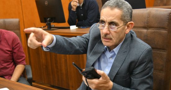 محافظ الغربية يتفقد الأسواق والمنافذ من خلال مركز السيطرة الموحد للشبكة الوطنية للطوارئ