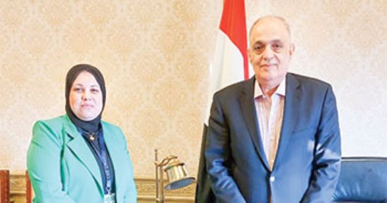 رئيس لجنة المشروعات بـ"النواب" لـ"اليوم السابع": نحتاج تعديلا تشريعيا على قانون المشروعات.. لا توجد قاعدة بيانات للمشاريع الصغيرة والمتوسطة.. ونتقصى الحقائق لمعرفة أسباب تعطيل القانون رغم صدوره من 3 سنوات 