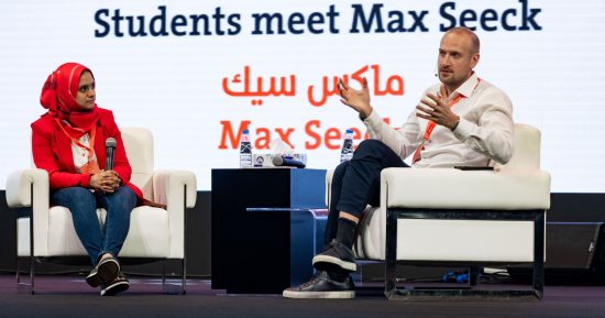 صاحب الأكثر مبيعا ماكس سيك: استوحيت كتاباتى من تجارب شخصية