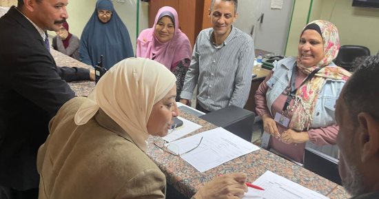 نائب محافظ القاهرة تتفقد المركز التكنولوجى لخدمة المواطنين بحلوان