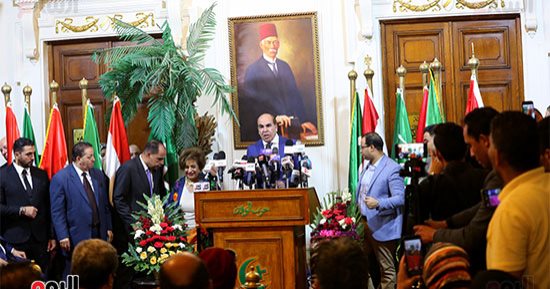 استعدادات مكثفة داخل حزب الوفد لبدء أول مؤتمر دعائى لعبد السند يمامة.. صور