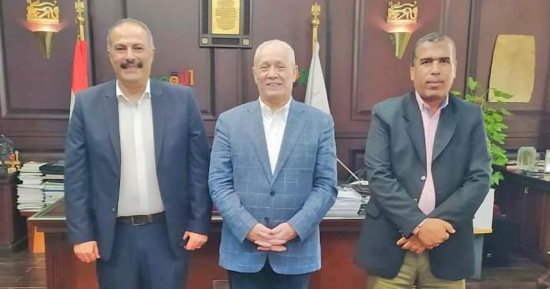محافظ الأقصر يستقبل رئيس شركة مياه الشرب بالأقصر لمناقشة خطط المستقبل