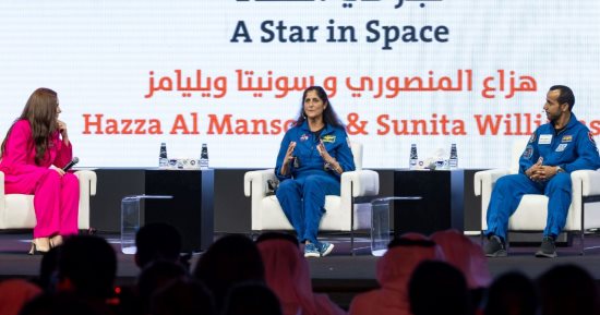 هزاع المنصورى وسونيتا ويليامز: سنتمكن من العيش على المريخ خلال 15 عاماً