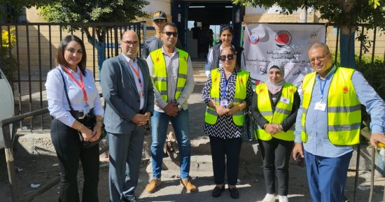 قوتنا فى وحدتنا.. حملة للتبرع بالدم لمصابى غزة بمركز شباب الإسماعيلية.. صور