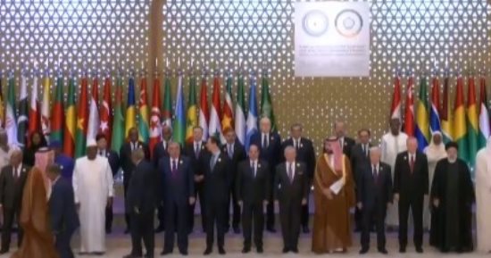الرئيس السيسى يخاطب ضمير الإنسانية.. سياسيون: كلمته أمام القمة العربية وضعت المجتمع الدولى أمام مسئولياته ورفضت سياسة العقاب الجماعى بغزة.. ويؤكدون: قدمت خارطة طريق للخروج من الأزمة الحالية