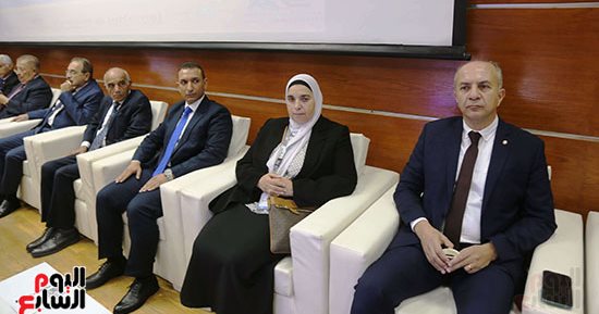 تفاصيل توصيات مؤتمر توطين الصناعة فى مجال طب الأسنان بجامعة القاهرة