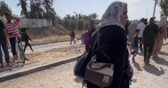 الأم الخارقة.. فلسطينية تجر طفليها لأكثر من 5 ساعات خلال نزوحها من غزة